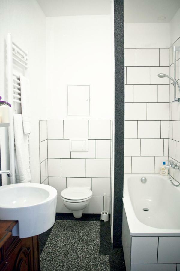 3 Bedroom Apartment  Berlijn Buitenkant foto